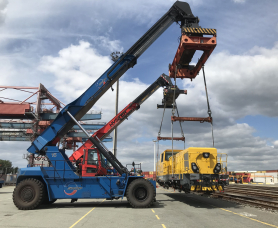 Breakbulk loading with joined forces