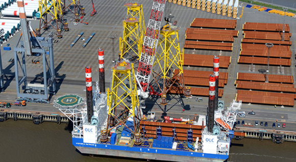 Loading of jacket foundations onto the installation ship "Victoria Mathias" 